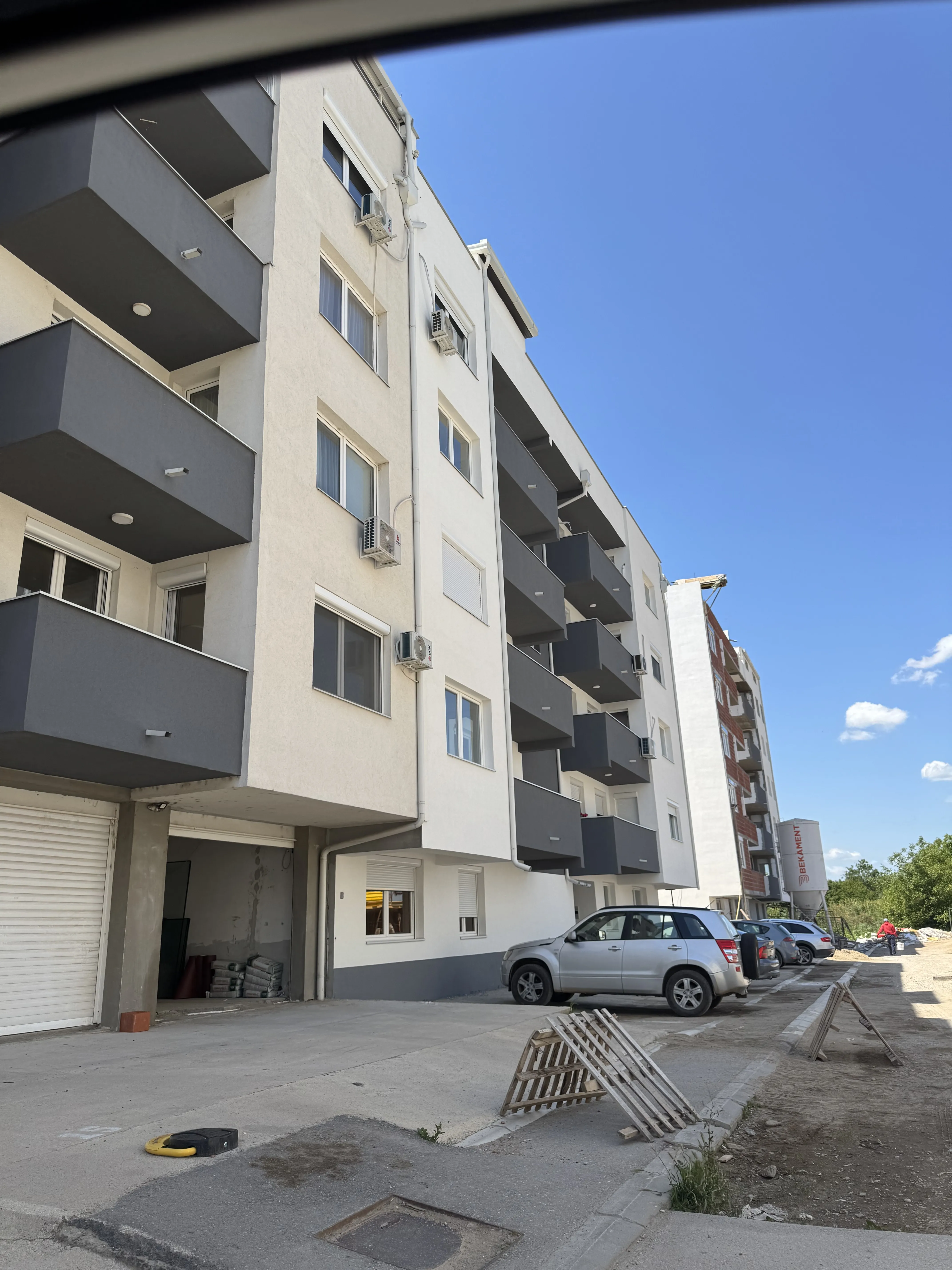 Staklena tuš kabina